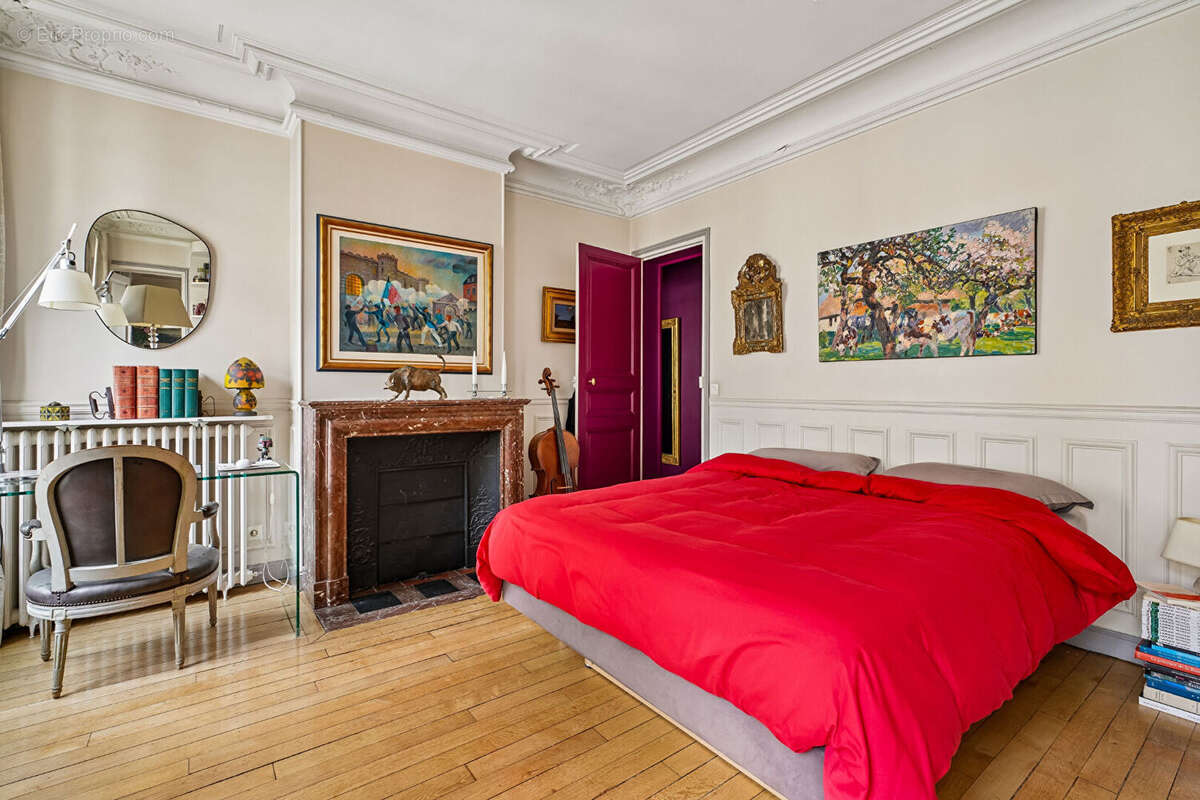 Appartement à PARIS-17E