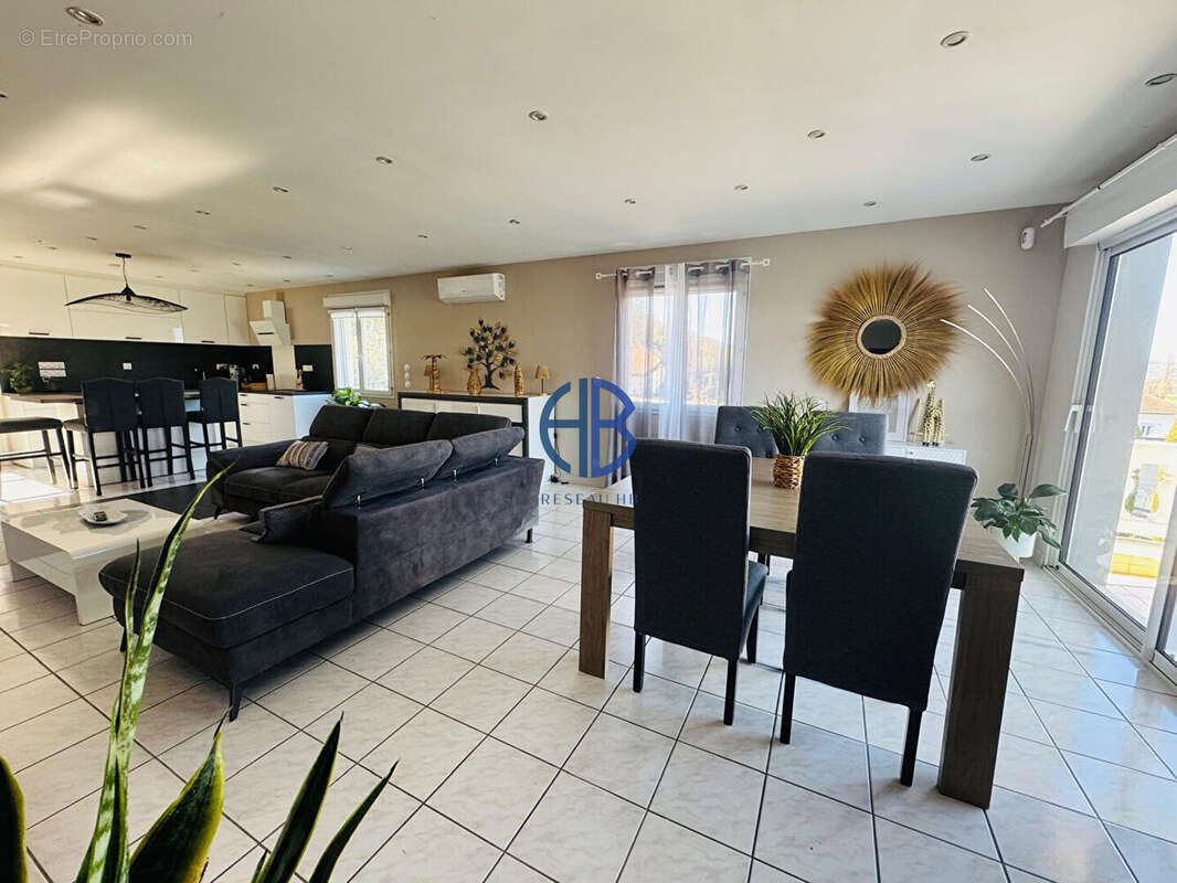 Maison à SAINT-CHEF