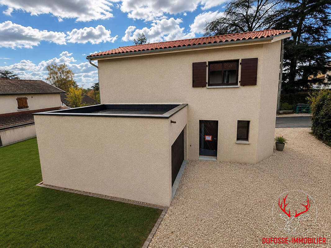 Maison à CHARBONNIERES-LES-BAINS