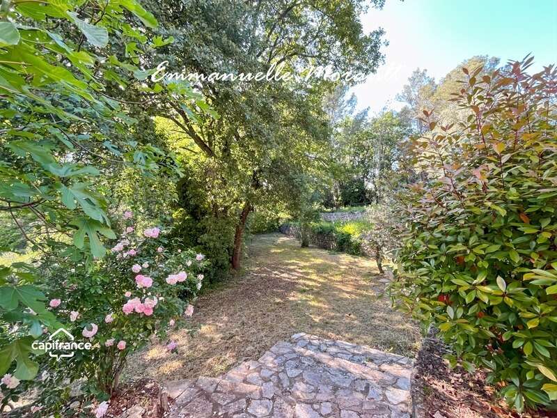 Maison à BAGNOLS-EN-FORET