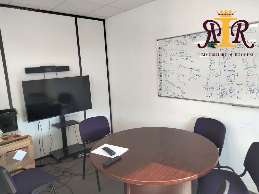 Commerce à CHATEAUNEUF-LE-ROUGE