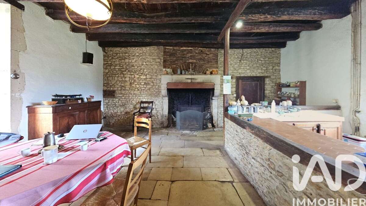 Photo 8 - Maison à SOMMIERES-DU-CLAIN