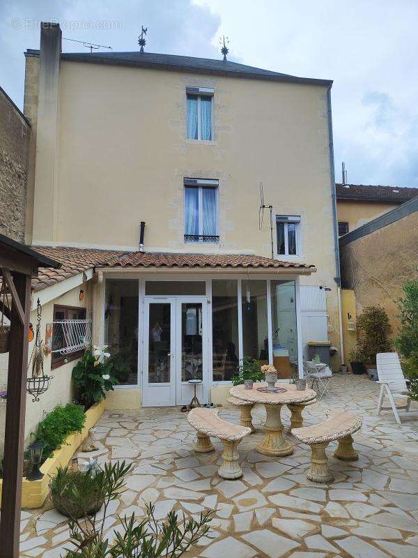 Maison à ETAULIERS