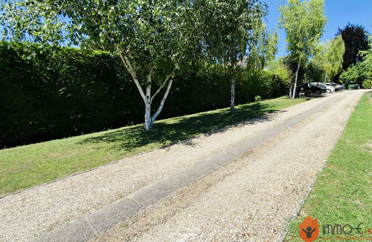 Maison à CONDE-SAINTE-LIBIAIRE