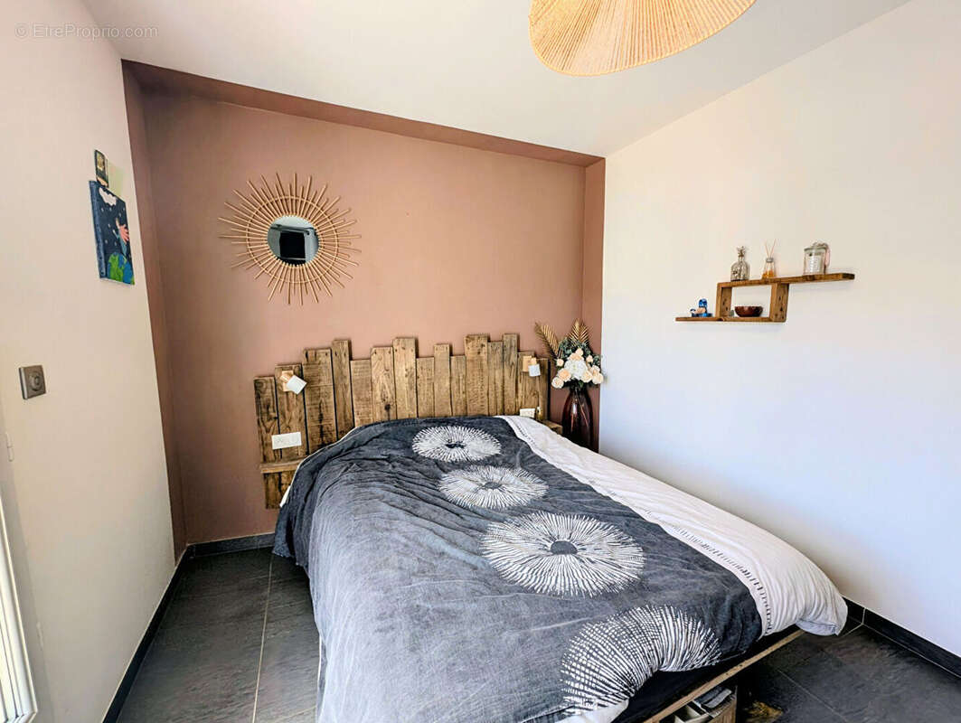 Maison à NAZELLES-NEGRON