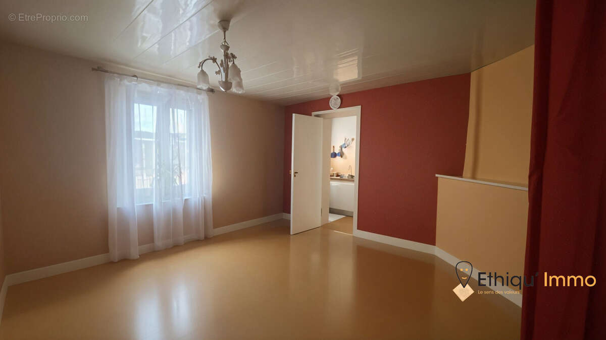 Maison à VILLE-SOUS-LA-FERTE