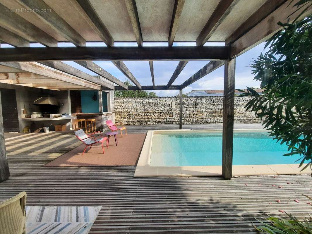 Maison à COZES