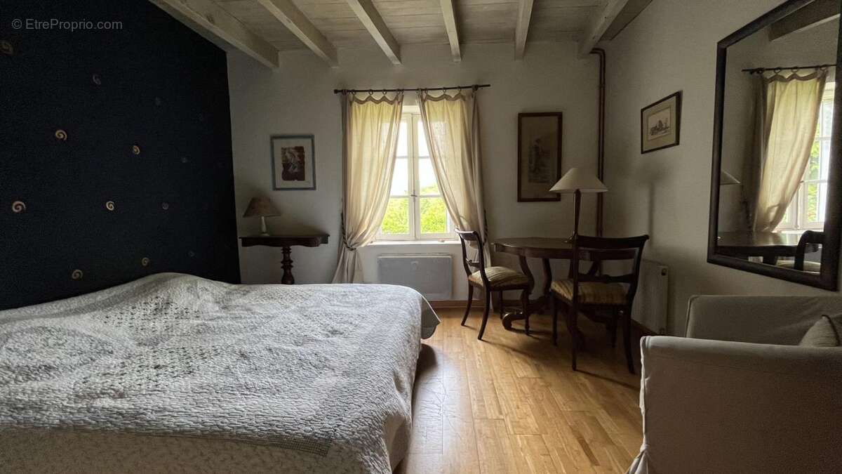 Maison à LAROCHEMILLAY