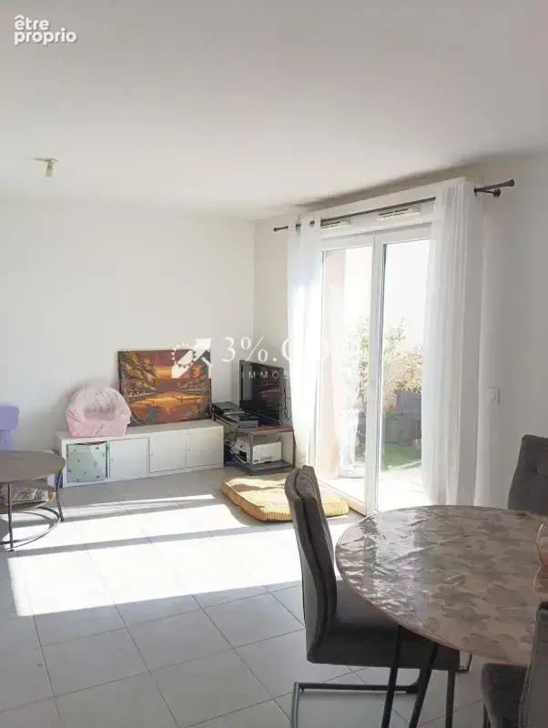 Appartement T3 avec terrasse et parkings - photo 6