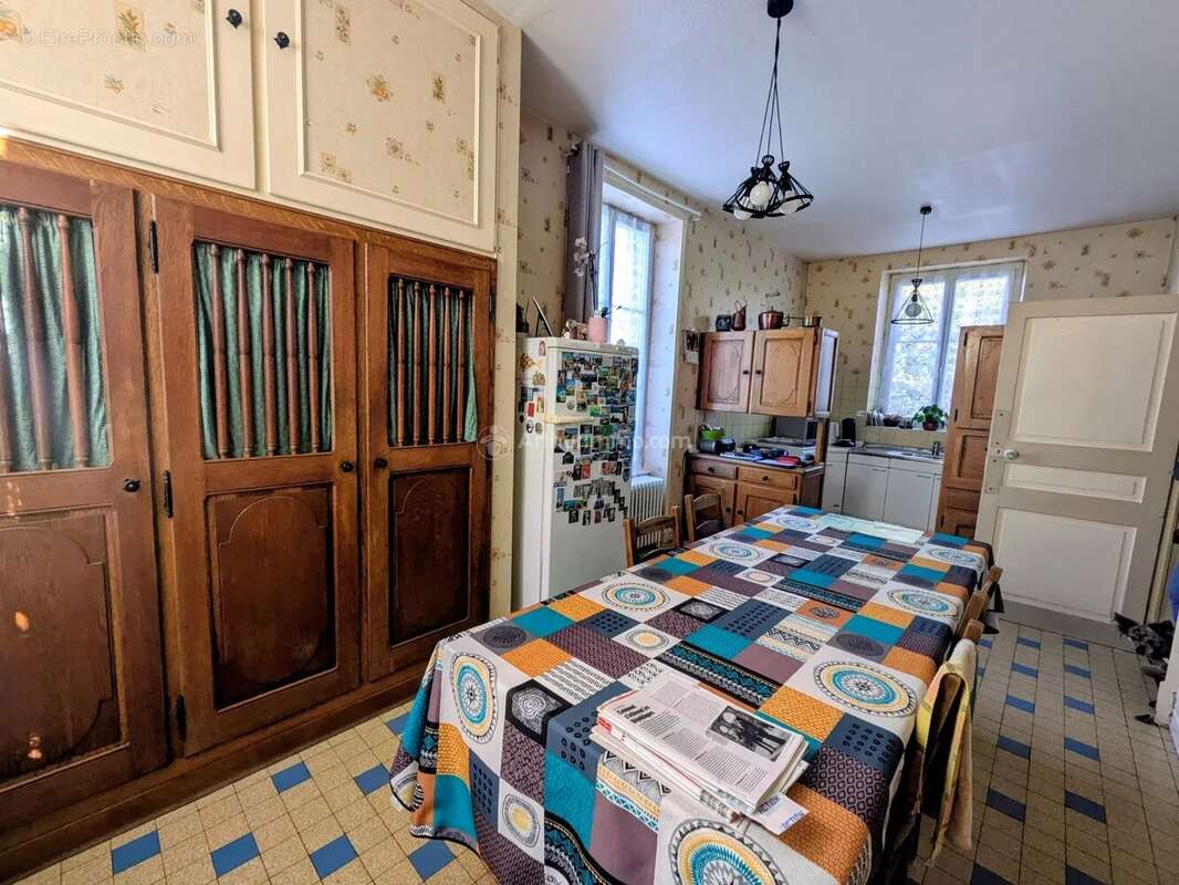 Maison à NEUFCHATEAU