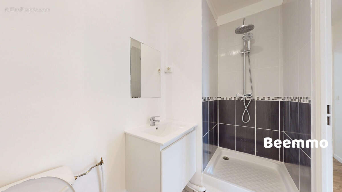 Appartement 69 m² à Saint-Denis  - photo 5