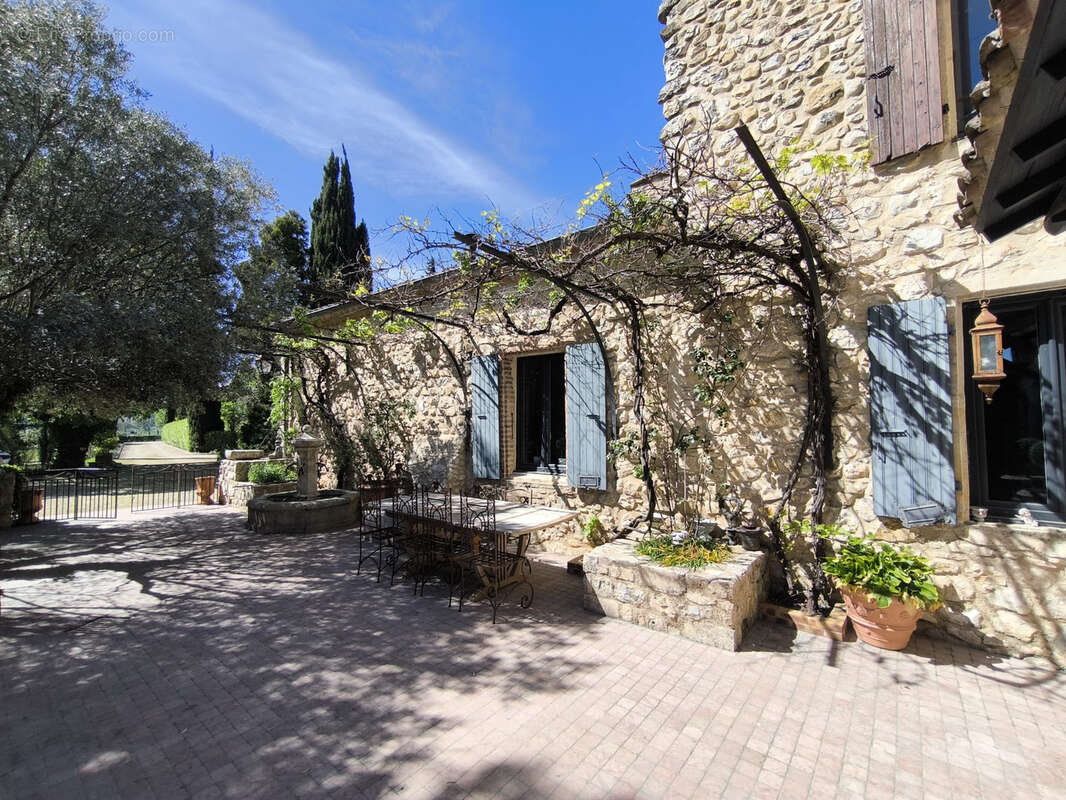 Maison à MIRMANDE