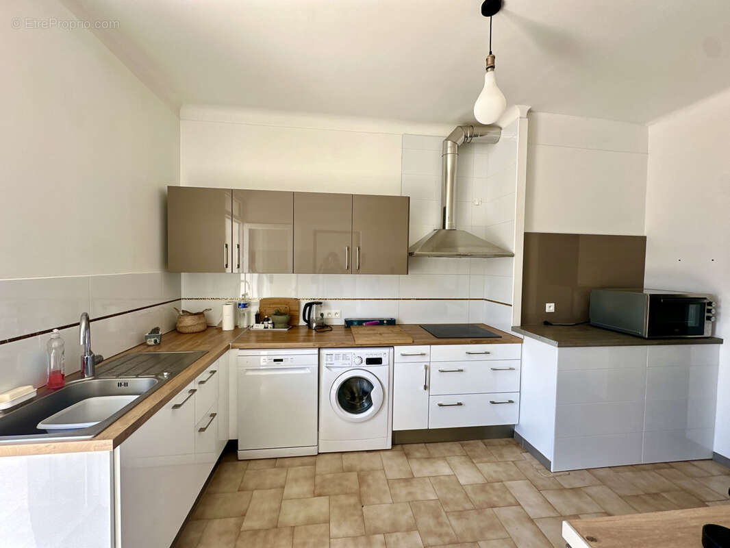 Appartement à MAUGUIO