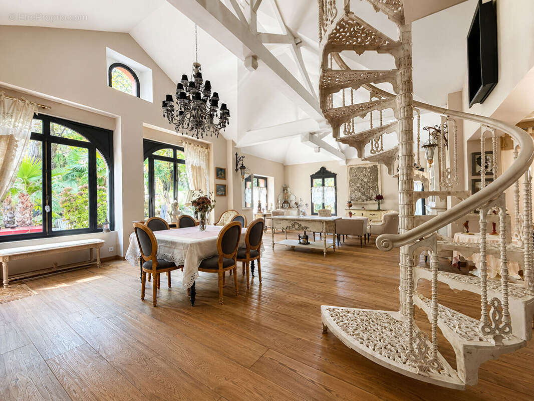 Magnifique Villa rénovée La Baule centre - 227m2 - photo 3