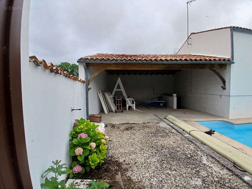 Maison Saint Hilaire De Villefranche 8 pièce(s) 190.34 m2 Description du bien - photo 8