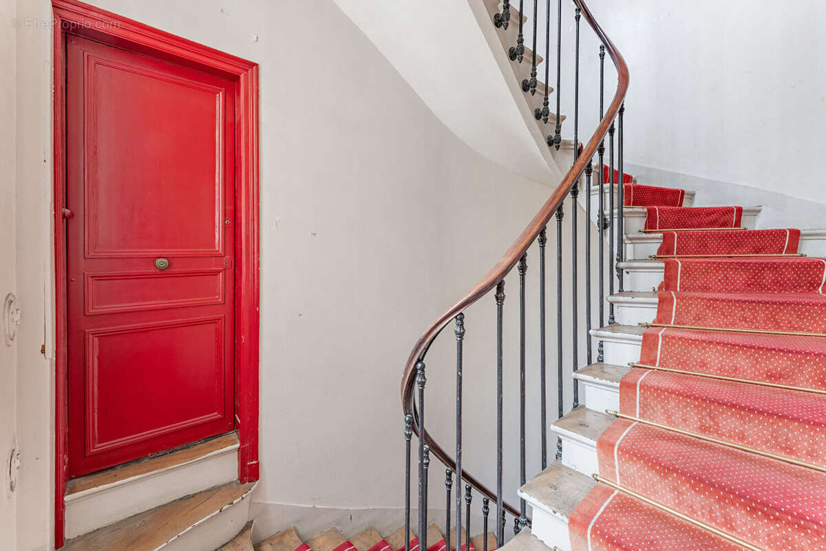 Appartement à PARIS-8E