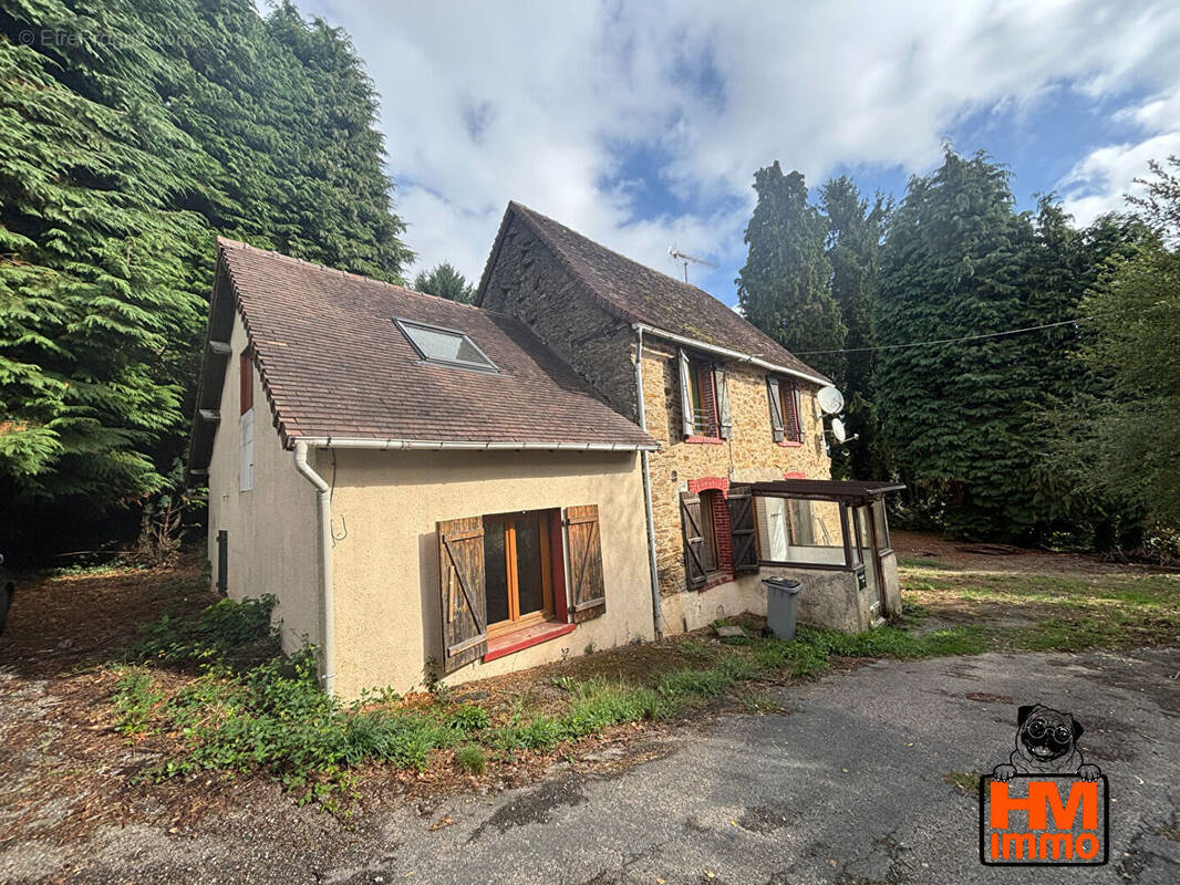 Maison à COUSSAC-BONNEVAL