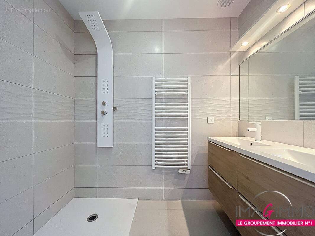 Appartement à MAUGUIO