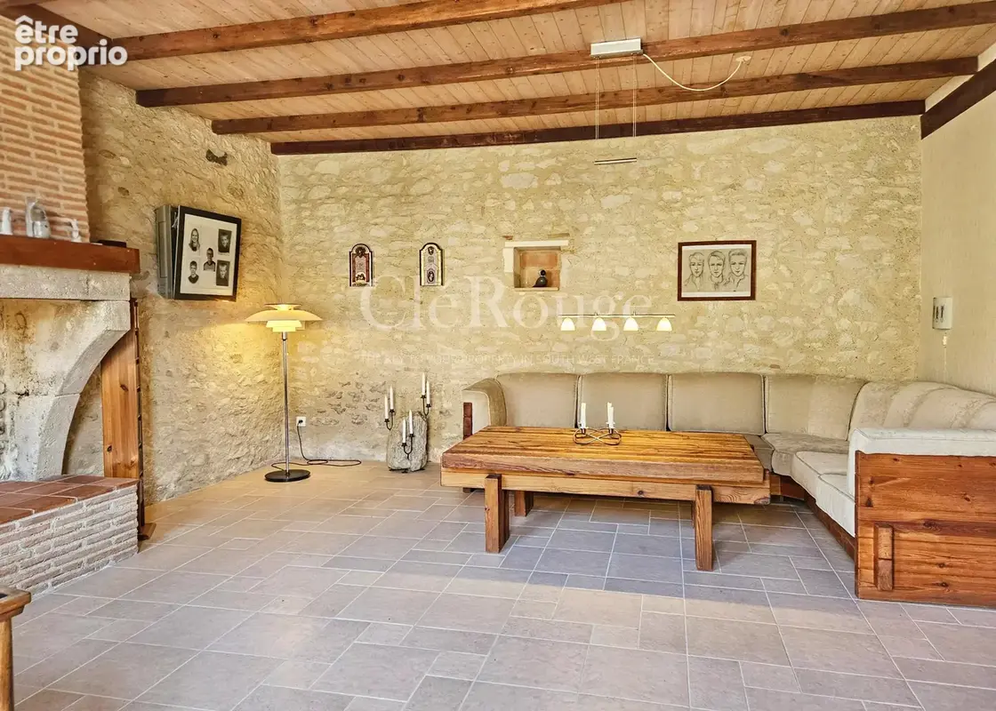Charmante propriété à la campagne avec piscine, vues dégagées et beau potentiel d’aménagement - photo 2