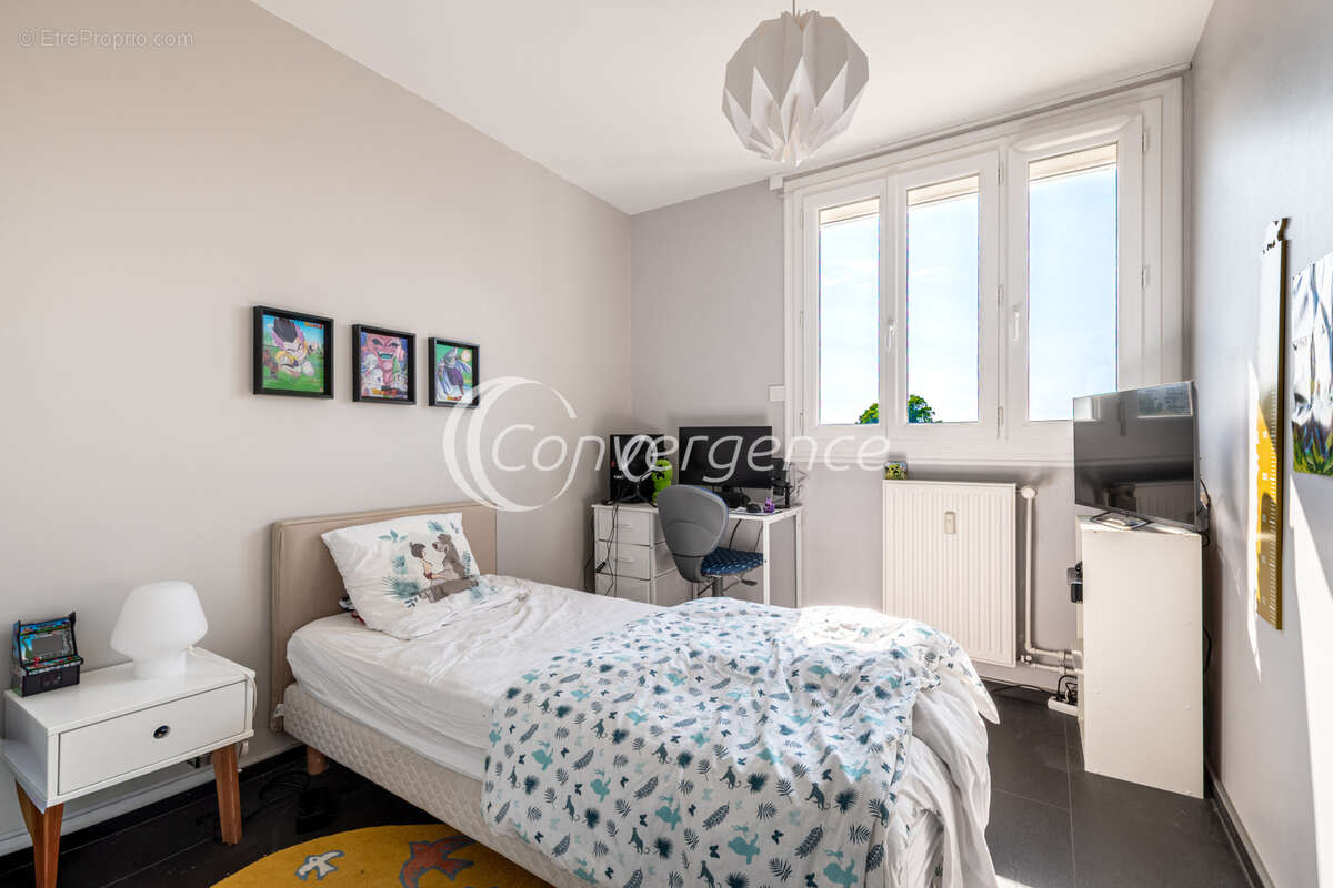 Appartement T3 - Dernier étage avec ascenseur - Garage - photo 10