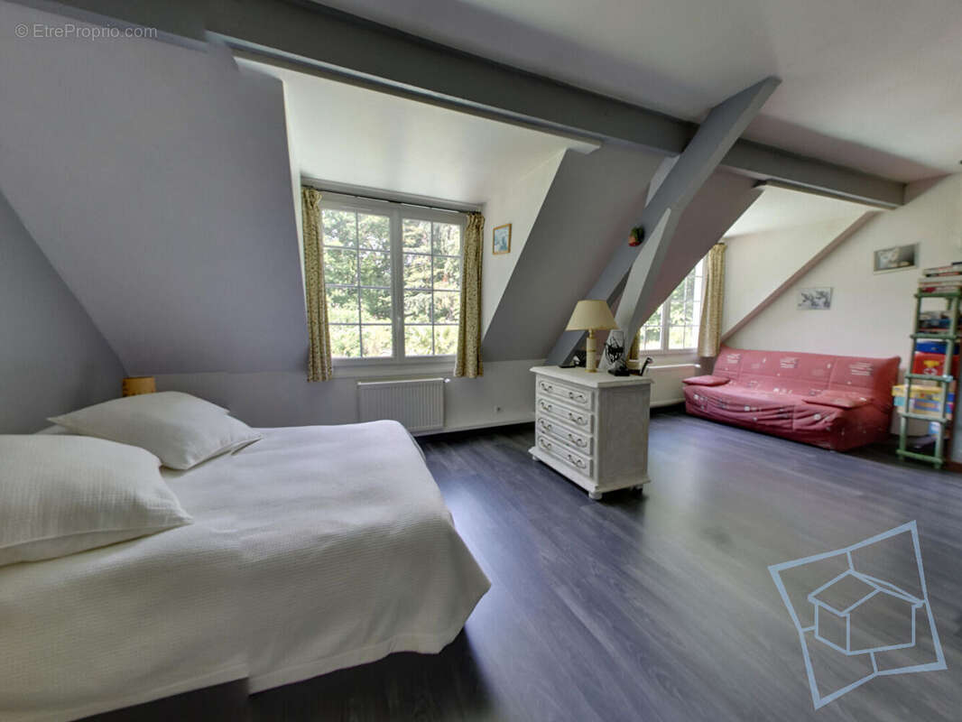 Maison à DAMPIERRE-EN-YVELINES