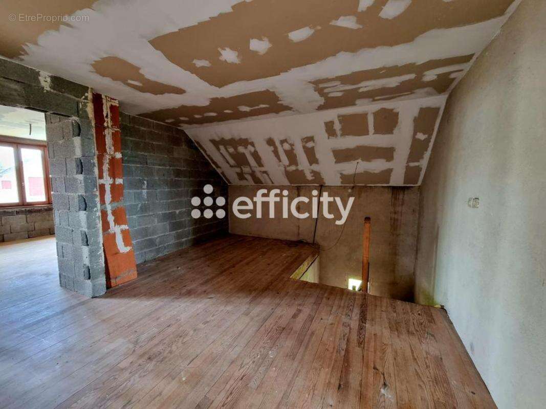 Maison à ALBARET-SAINTE-MARIE