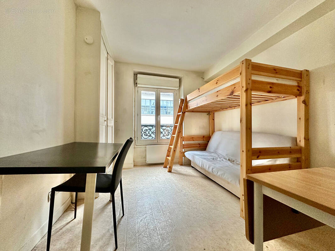 Appartement à PARIS-11E