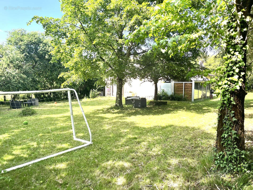 Maison à AMBARES-ET-LAGRAVE