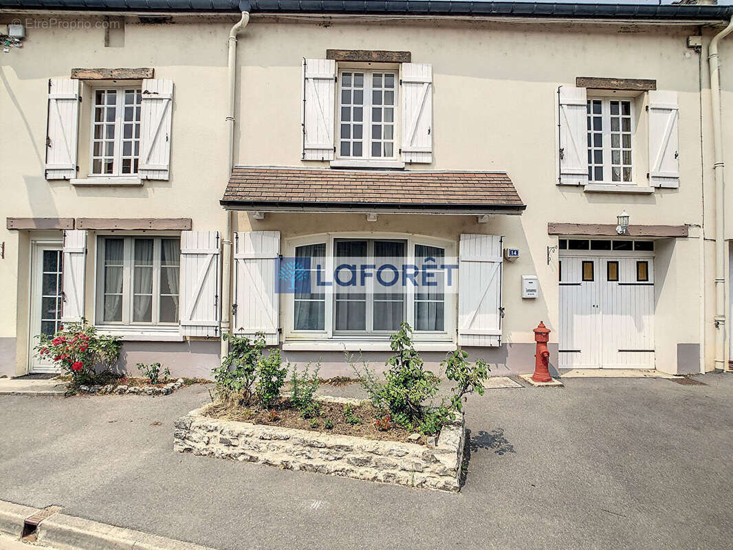 Maison à SAINT-URBAIN-MACONCOURT