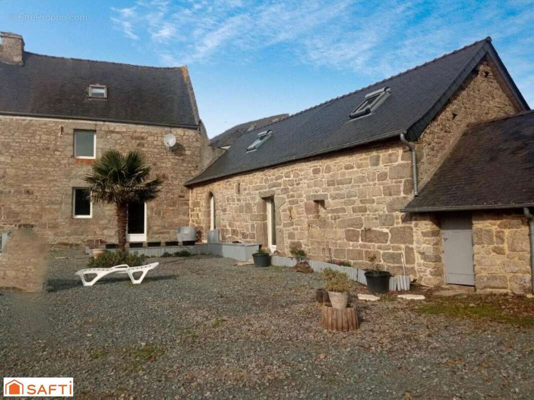 Photo 2 - Maison à PLOUEGAT-MOYSAN