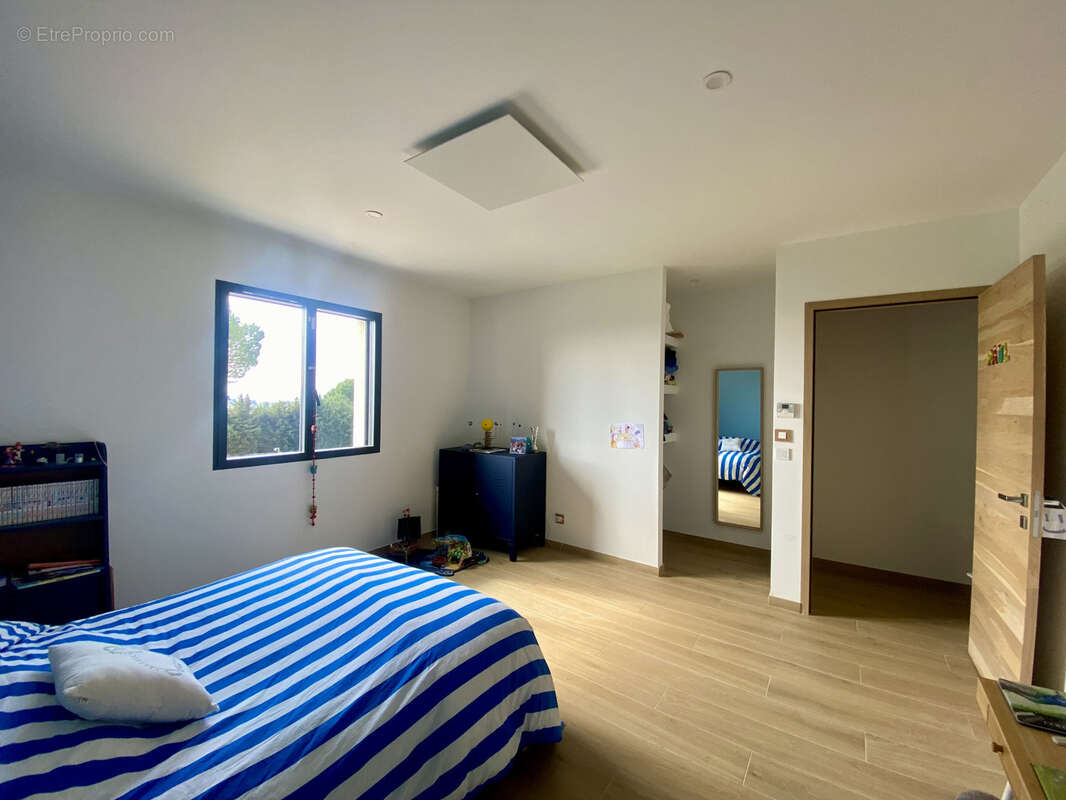 Maison à VILLEMOUSTAUSSOU