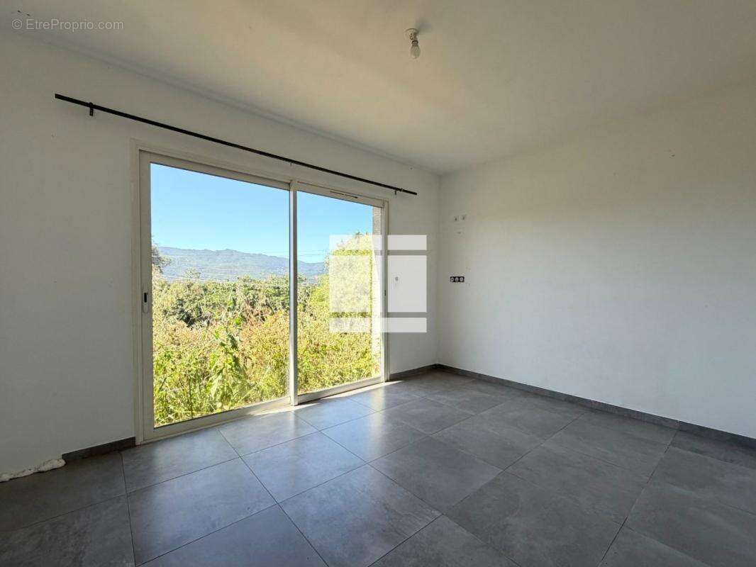 Maison de plain-pied avec 4 chambres - photo 4