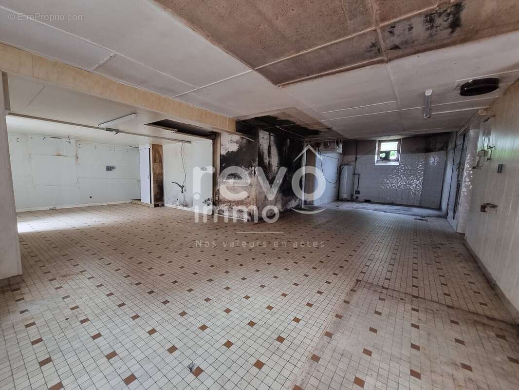 Maison à SAINT-REMY-EN-MAUGES