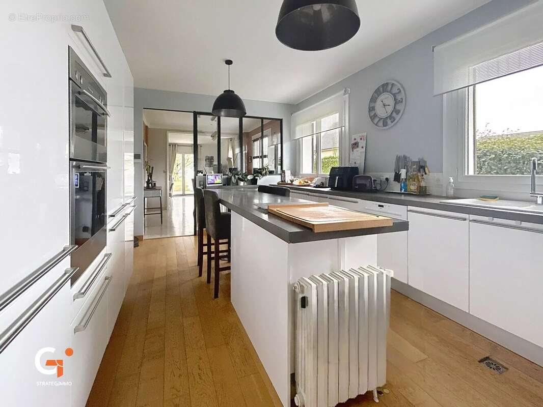 Maison à SAINT-PIERRE-DES-FLEURS