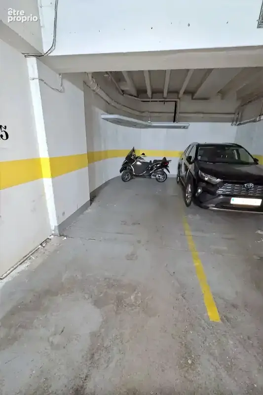 Parking à PARIS-15E