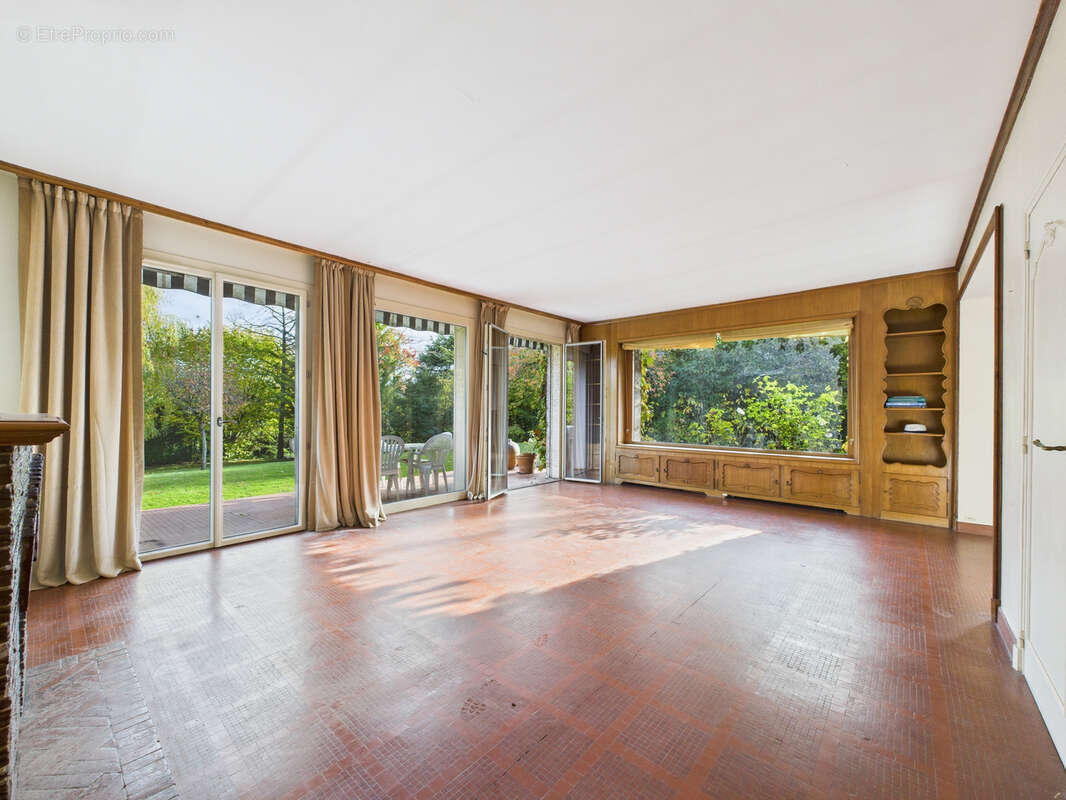 Maison à LA CELLE-SAINT-CLOUD