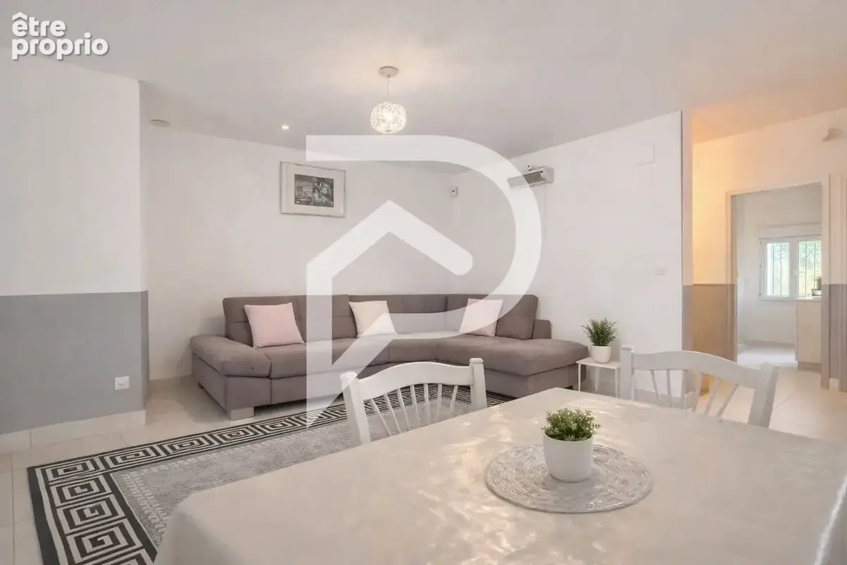 Maison de 200 M2 de plain pied sur 3240 M2 de terrain. - photo 4