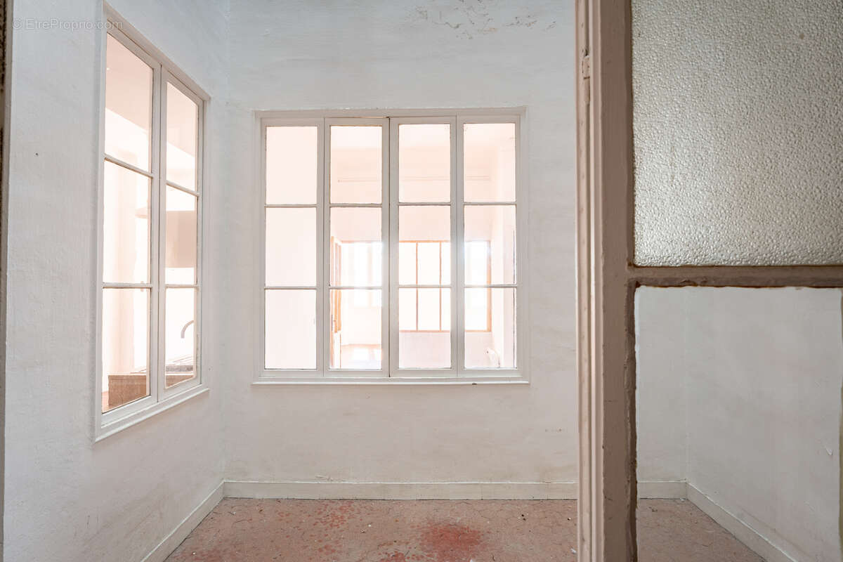 Appartement à MARSEILLE-1E