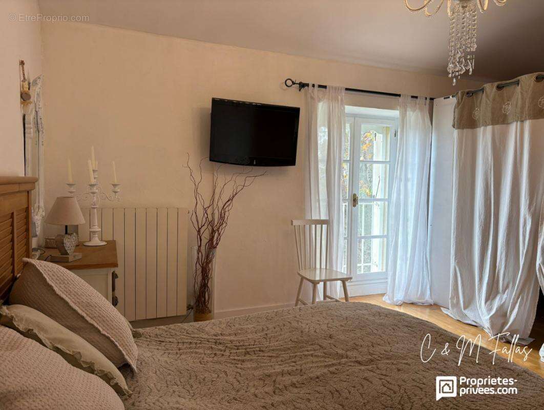 Maison à CAMARET-SUR-AIGUES