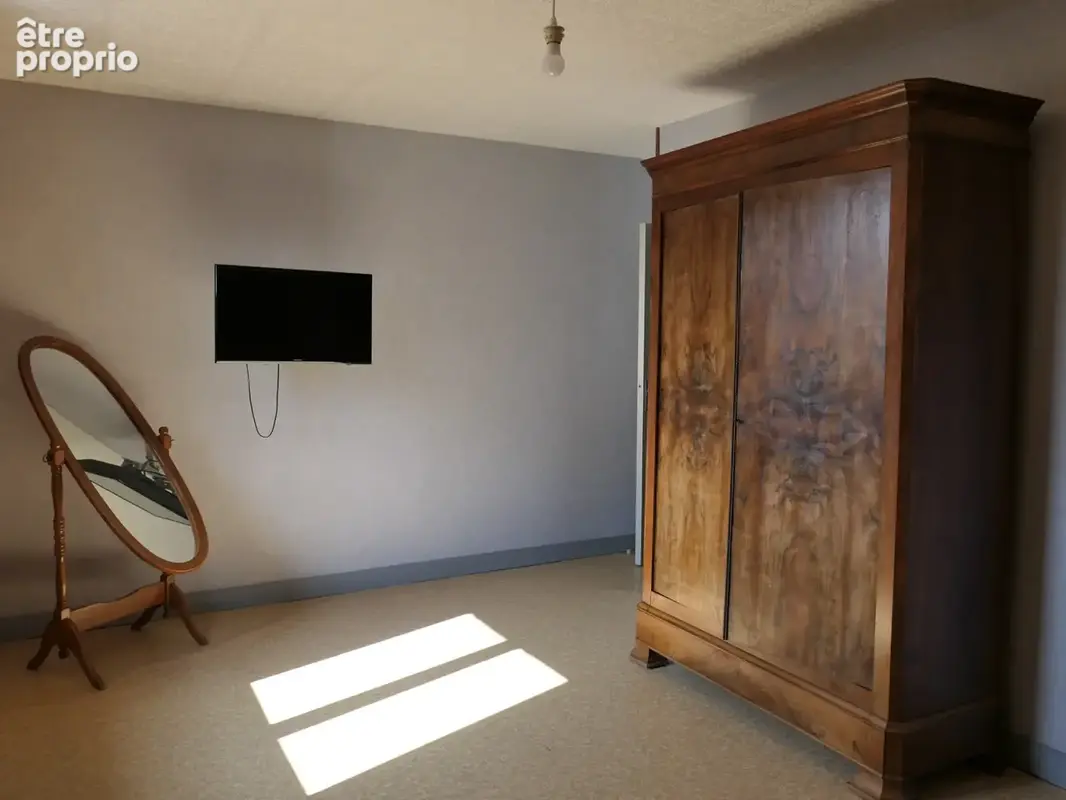 Emnsemble immobilier borde par le canal du nivernais - photo 13