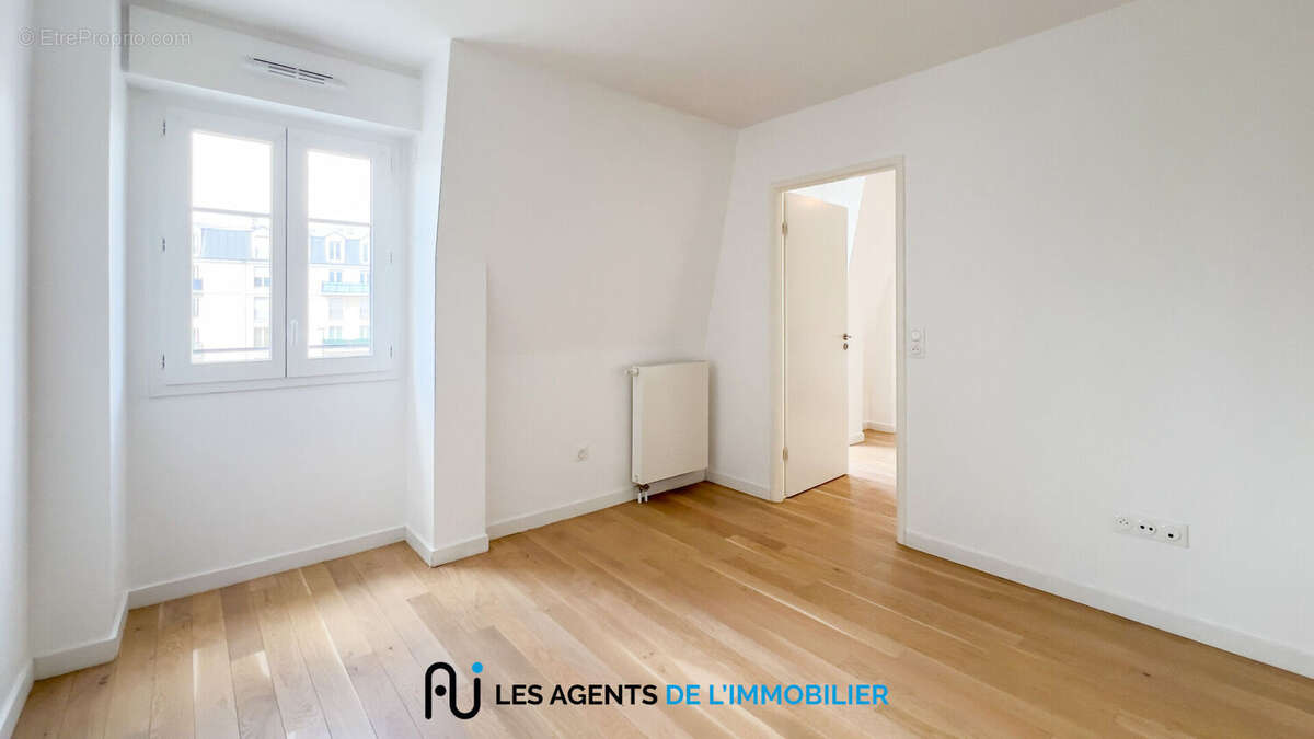 Appartement à LA GARENNE-COLOMBES