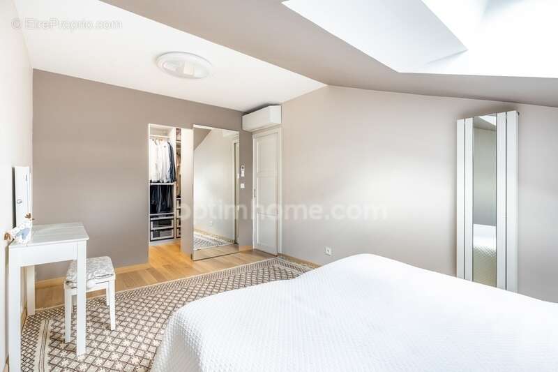 Appartement à NEUVILLE-SUR-SAONE