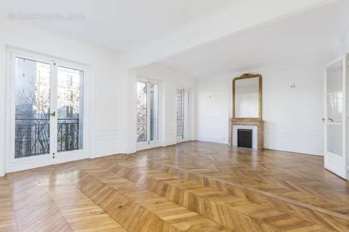 Appartement à PARIS-6E
