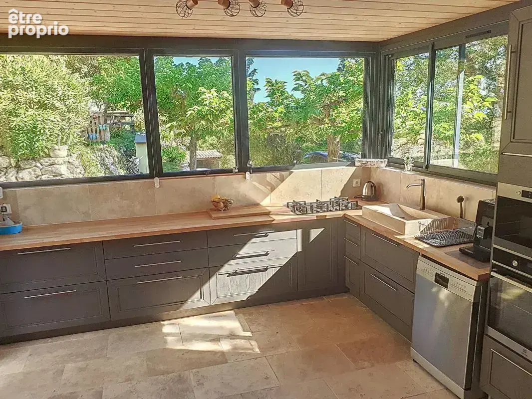 Villa sur 5689m²  de terrain avec vue exceptionnelle et piscine - La Roquebrussanne - photo 8
