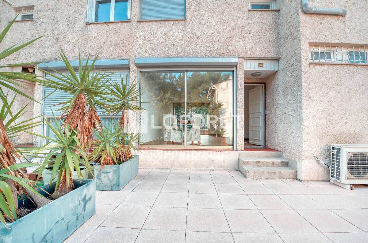 Appartement à LA FARE-LES-OLIVIERS