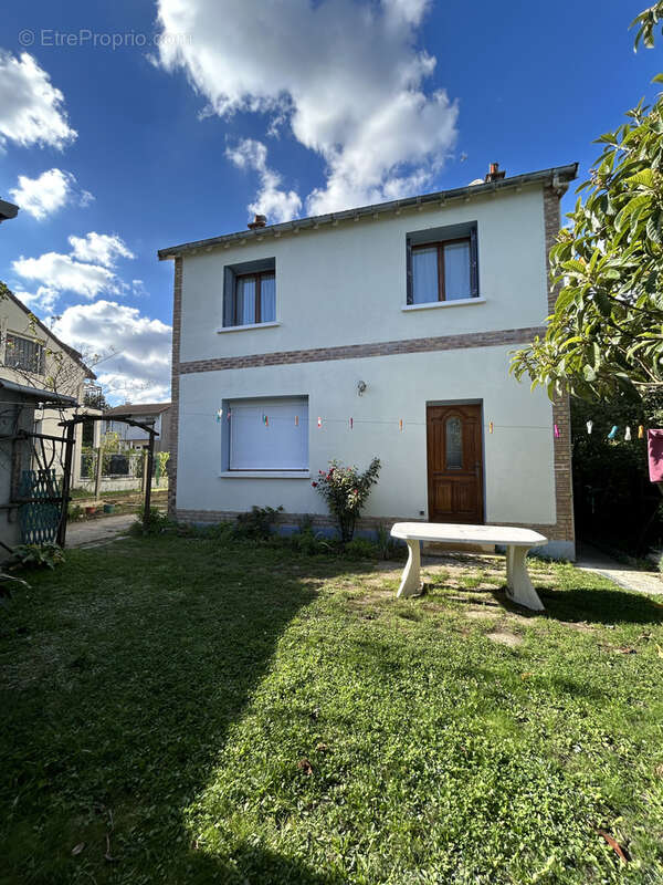 Maison à MONTIGNY-LES-CORMEILLES