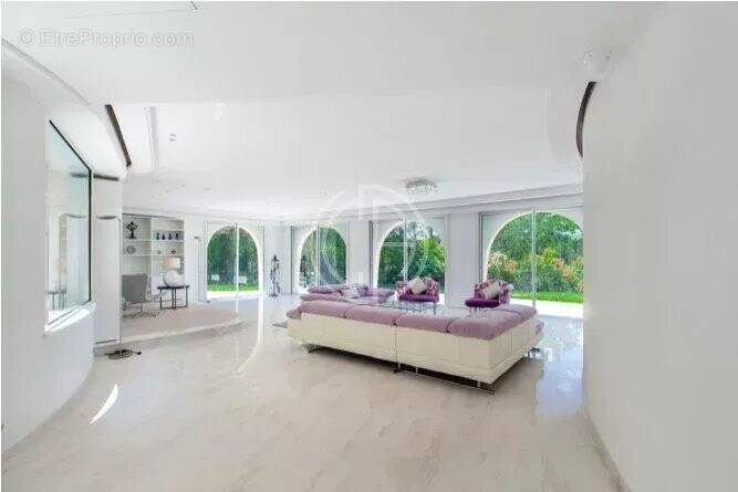 Maison à MOUANS-SARTOUX