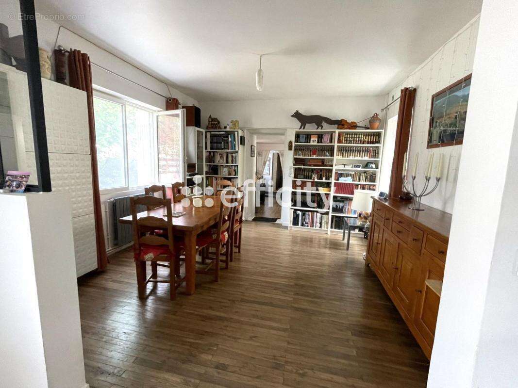Maison à AMBERAC