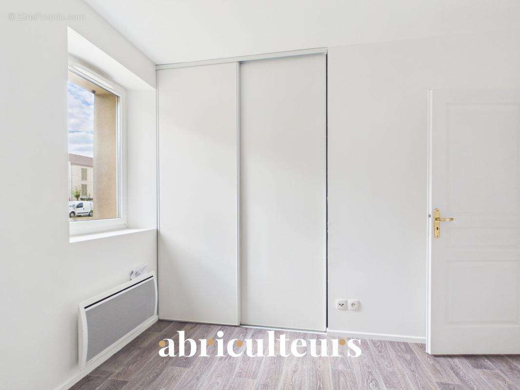 Appartement T2 de caractère rénové avec terrasse et jardin – Résidence de standing à Survilliers - photo 9