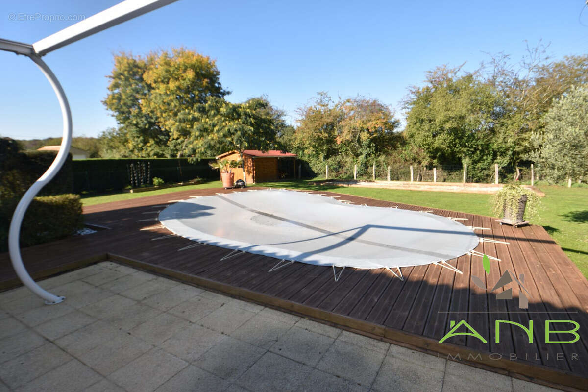 Maison à MARILLAC-LE-FRANC